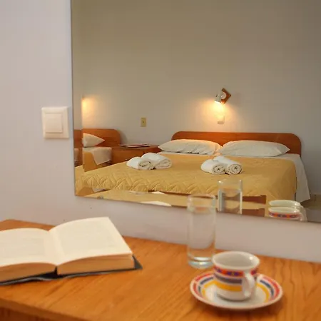 Premedinos Λαζαράτα